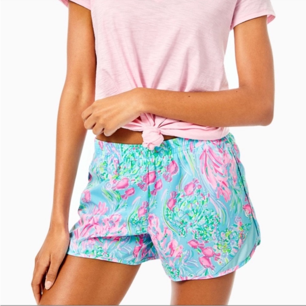 NWOT Lilly Pulitzer Luxletic Athletic Active Shorts Size L Ocean Trail Print